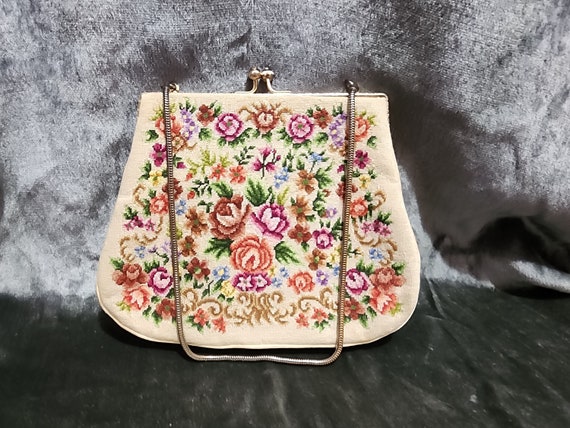 1950s Embroidered Flower Purse - image 5