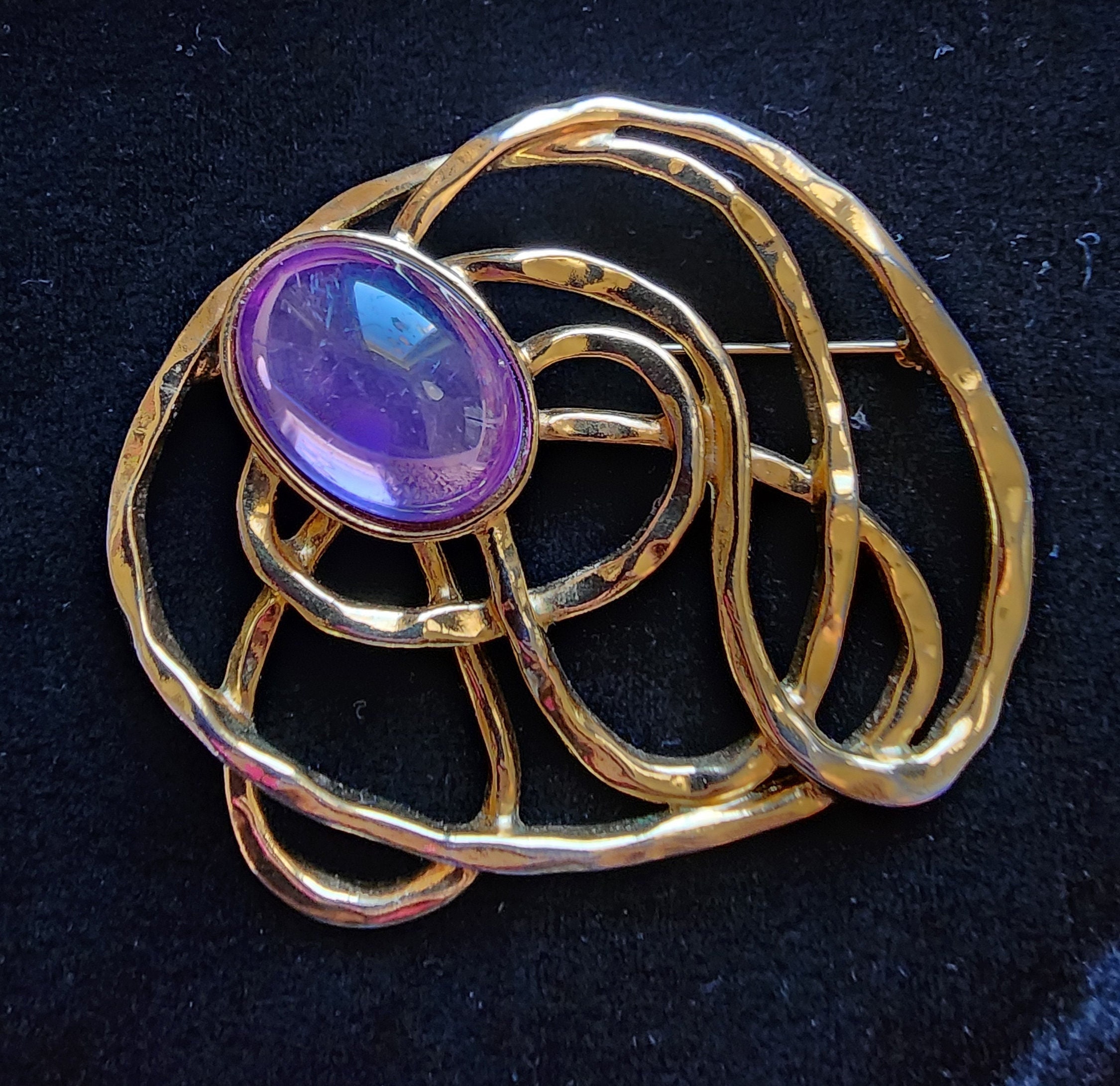1980's Gold Tone Brooch