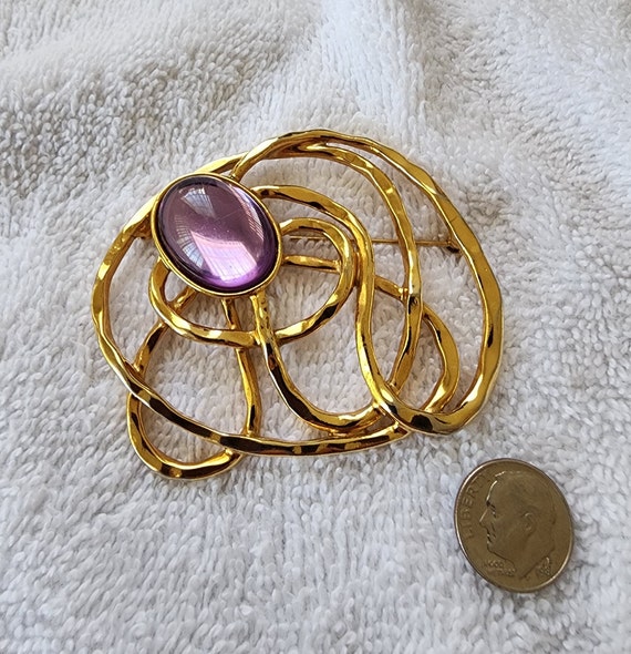 1980's Gold Tone Brooch - image 4