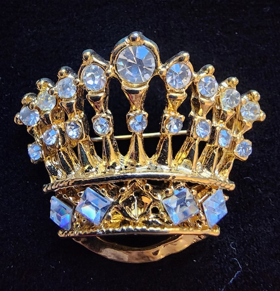 Vintage Gold Tone Crown Brooch