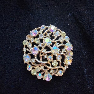 Gold Tone Rhinestone Brooch