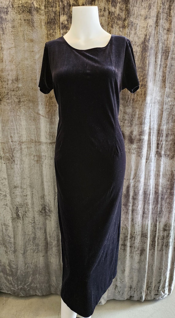 Black Short Sleeve Velvet Dress