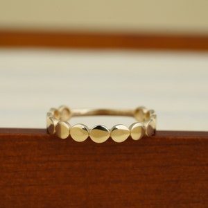 Anel de contas de ouro 10K, anel de contas de ouro maciço, aliança minimalista empilhável, anel empilhável, joias finas, presente de aniversário, aliança de casamento para mulheres