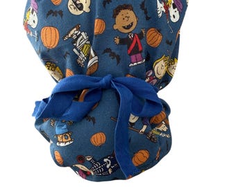 Peanuts trick or treat scrub cap
