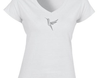 Women&#39;s white V-neck T-shirt with beautiful hummingbird embroidery