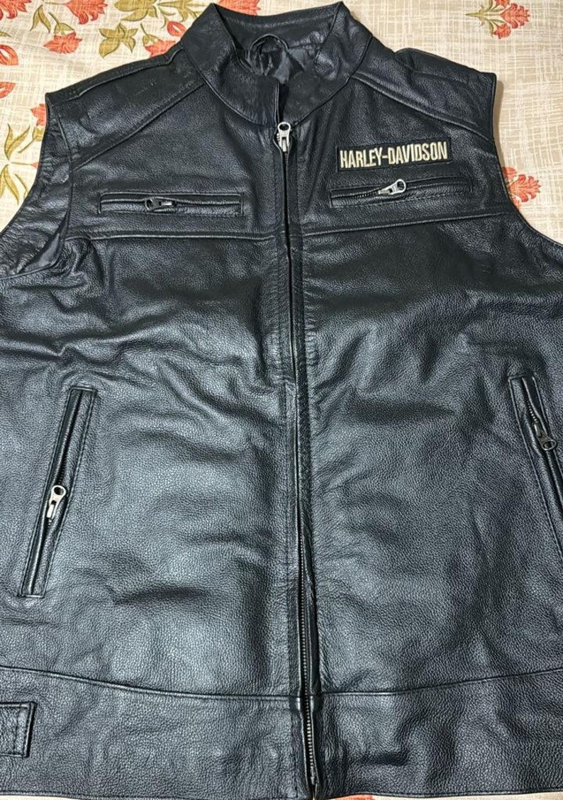 Custom Distressed Black HD Motorcycle Passing Link Sleeveless Real