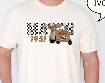Maglietta Mater Comfort Colors®, maglietta Disney Car, maglietta Tow Mater, maglietta a quadri Mater, maglietta Mater 1951, maglietta Vintage Cars