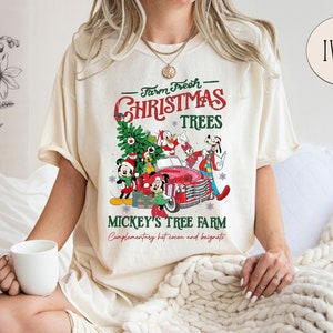 Chemise Disney Farm Fresh rétro Comfort Colors®, La ferme de l'arbre de Mickey, Noël Mickey et ses amis, Noël famille Disney, cadeau de Noël