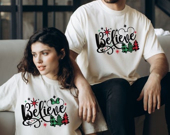 Comfort Colors® Mickey y Minnie Believe Camisa de Navidad, Camisa de Pareja Mickey, Camisa de Navidad, Camisa Mickey Christmas Believe, Regalo de Navidad
