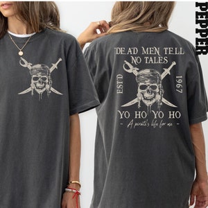 Comfort Colors® Fluch der Karibik Toten Männer erzählen keine Geschichten Shirt, Vintage Piraten Shirt, Retro 90er Jahre Piraten Shirt