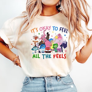 Comfort Colors® Está bien sentir todos los sentimientos camiseta, camisa de Disney, camisa de terapia, camisa de maestro, regalo para maestro