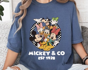 Comfort Colors® Mickey & Co T Shirt, Koszulka Mickey i Minnie, Koszulka unisex, Koszulka Disney Vacation, Koszulki rodzinne Disney, Koszulka Disney Trip