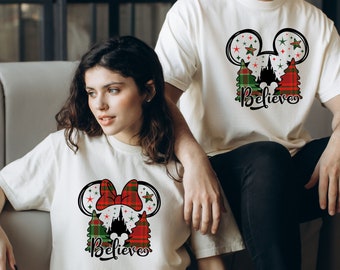 Camiseta navideña Mickey y Minnie Believe de Comfort Colors®, camiseta de pareja de Mickey, camiseta navideña, camiseta navideña Mickey Believe, regalo de Navidad