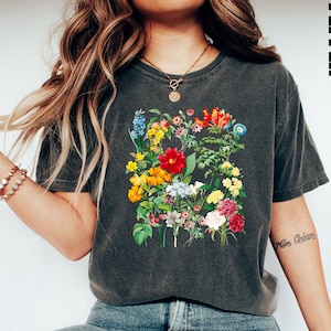 Comfort Colors® Flower Garden Shirt, Flowers T Shirt, Vintage Floral Shirt, Aesthetic Flower Shirt, Plant Ladies Shirt, Gift for Mama