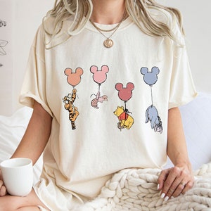 Comfort Colors® Camisa de Winnie The Pooh y sus amigos, camisa de Winnie The Pooh, camisa de globos de Pooh, camiseta de Disney Pooh, linda camisa de oso Pooh