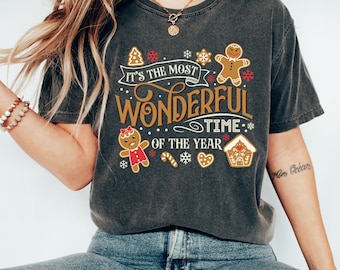 Comfort Colors® retro kerstshirt, schattig peperkoekshirt, Most Wonderful Time, kerstkoekjes, peperkoek kerstshirt