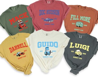 Comfort Colors® ディズニー カーズ シャツ、ディズニー カーズ ファミリー マッチング シャツ、カーズ ピクサー シャツ、カーズ シャツ ギフト、ディズニー トリップ シャツ レディース&メンズ