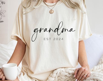 Comfort Colors® Oma Est. 2024 T-Shirt, personalisierte Oma Est Shirt, Schwangerschaftansage, Geschenk für Oma, Geschenk für neues Jahr