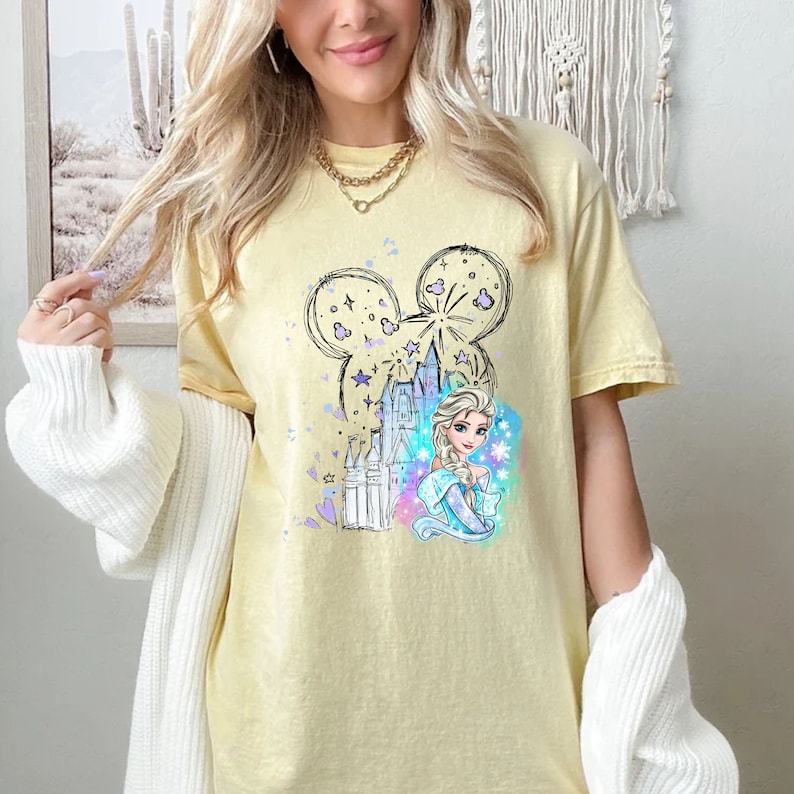 Comfort Colors® Disney Schloss Prinzessin Elsa Shirt, Prinzessin Elsa Shirt, Frozen Elsa Shirt, Schloss Shirt, Disney Magic Kingdom Shirt Bild 3