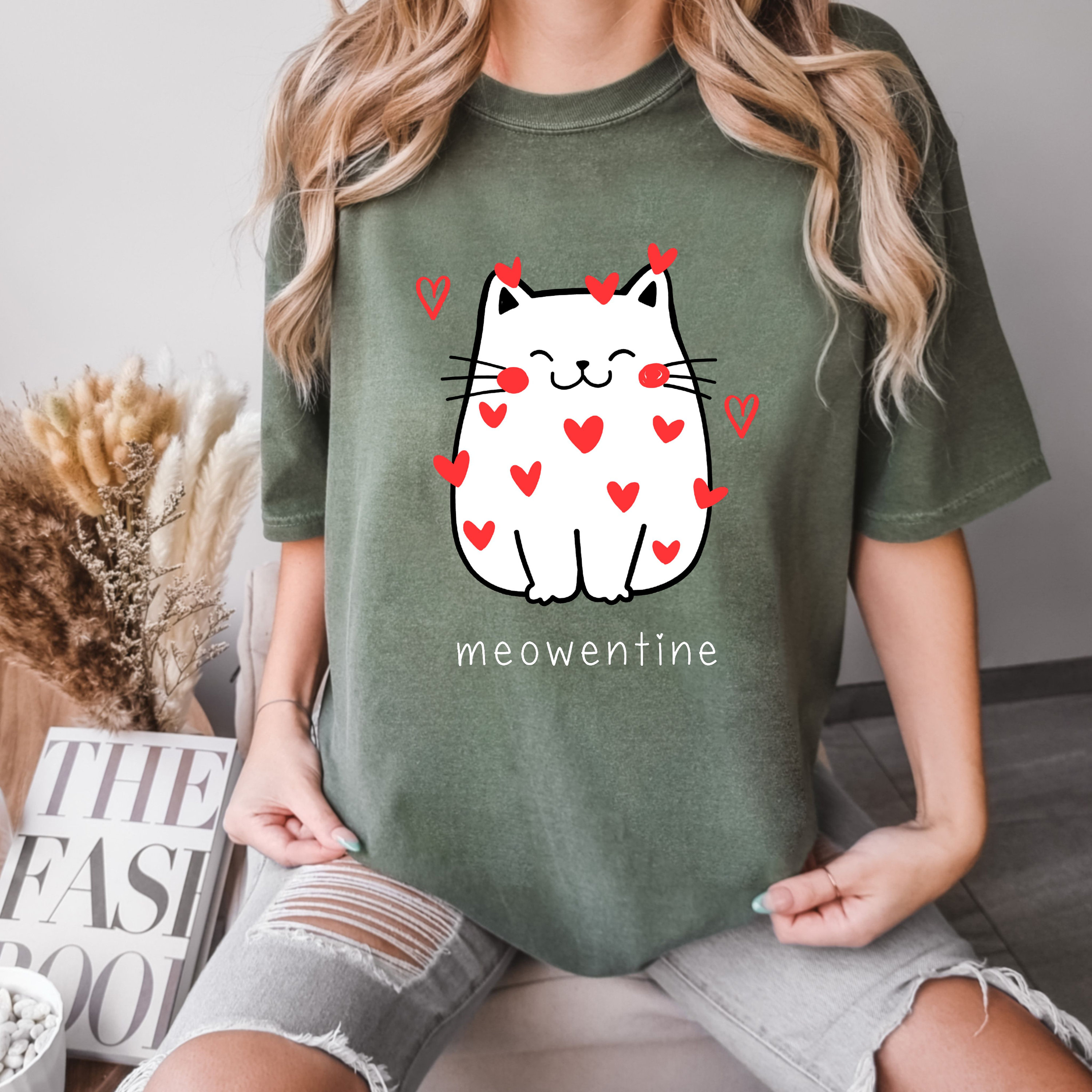 Comfort Colors® Cute Cat Valentine T-shirt, Valentines Day T-shirt