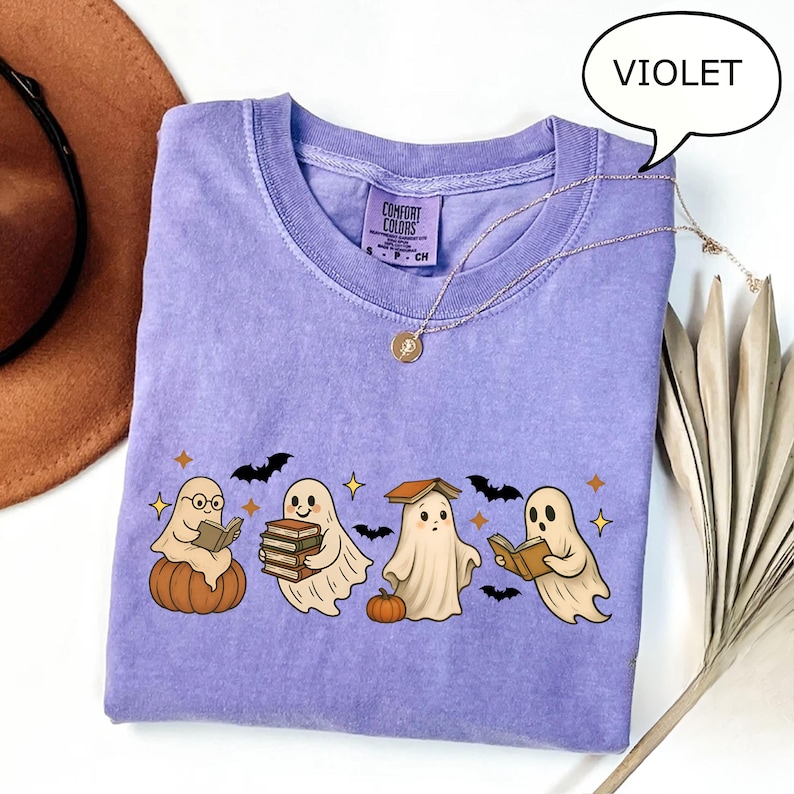 Comfort Colors® spökläsningsbok-t-shirt, Halloween-spöke-tröja, bokälskare-present, Halloween-skjorta för lärare, söt spöke och bok-tröja bild 5