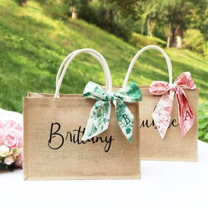 Personalized Burlap Tote Bag Name Jute Bag Bridesmaid Gift Bag Monogram Beach Bag Wedding Tote Bachelorette Party Favors Bridal Shower Gifts