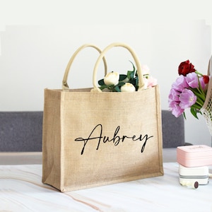 Personalized Burlap Tote Bags Custom Name Jute Bag Bridesmaid Gift Bag Bachelorette Party Monogram Beach Bag Wedding Favors Gift for Her