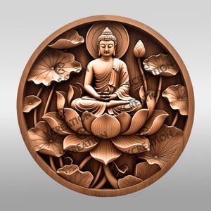 Könnte beinhalten: Holzreliefschnitzerei eines sitzenden Buddha in einer Lotusblume, in einem kreisförmigen Rahmen. Der Buddha befindet sich in einer meditativen Pose, mit einem Heiligenschein hinter seinem Kopf. Die Schnitzerei ist in Brauntönen gehalten.