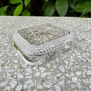 Estuche para Apple Watch con diamantes brillantes plateados, serie Bumper, de acero inoxidable, para correas de iWatch de 40, 41 y 45 mm (11/10/9/8/7/6/5/SE), ideal para mujeres, regalos para ella