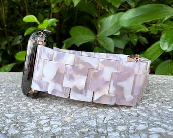 Pearl Pink Resin Elegant Apple Watch Band Bracelet Strap Series 10/9/8/7/6/5/4/3/2/1 SE 38 40 41 42 44 45 46 49mm Gifts for Her Mom Birthday