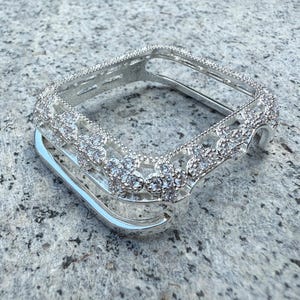 Silver Bling Radiant Bloom Diamond Apple Watch Case Bumper Cover Metal Steel 9/8/7/6/5/SE for iWatch Band 40 41 45mm Women Gifts for Her