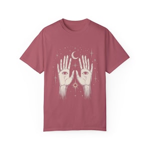 Comfort Colors Celestial Hand Eyes Moon Shirt, Mystical Hands Unisex Shirt, Boho Spiritual Tee, Astrology Shirt zdjęcie 9