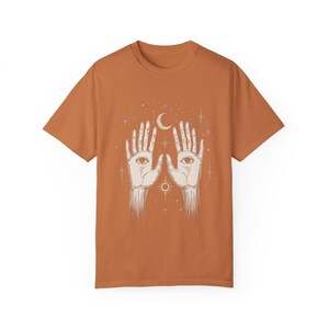 Comfort Colors Celestial Hand Eyes Moon Shirt, Mystical Hands Unisex Shirt, Boho Spiritual Tee, Astrology Shirt zdjęcie 4