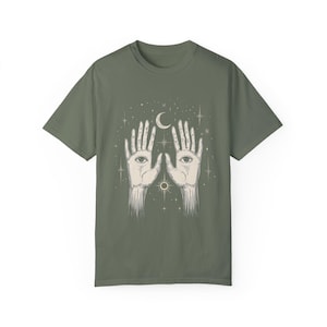 Comfort Colors Celestial Hand Eyes Moon Shirt, Mystical Hands Unisex Shirt, Boho Spiritual Tee, Astrology Shirt zdjęcie 6