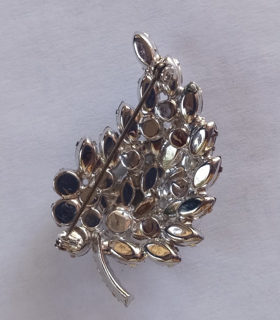 Vintage Smokey Topaz Rhinestones Layered Leaf Mid… - image 5