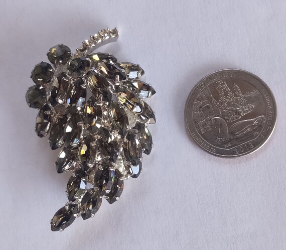 Vintage Smokey Topaz Rhinestones Layered Leaf Mid… - image 6