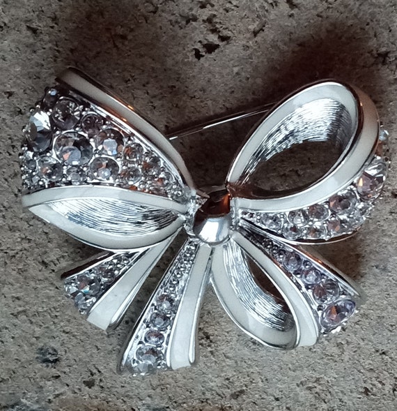 Nolan miller glamour collection brooch best sale