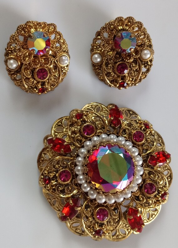 Germany VTG Red Glass Gold Tone Filligre  Faux Pea