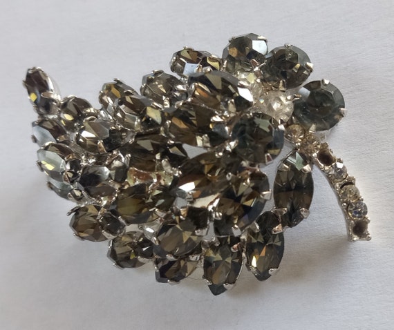 Vintage Smokey Topaz Rhinestones Layered Leaf Mid… - image 2