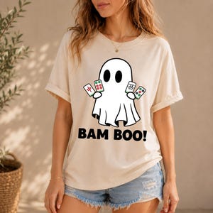 Comfort Colors® Bam BOO Halloween-mahjongshirt, Ghost Mahjong-T-shirt, Spooky Season-gametop, mahjong-groepskostuumidee, Halloween-gameshirt afbeelding 4