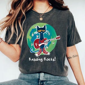 Pete The Cat Rocks T-Shirt, die coole Katze zurück zu Schult-Shirt, Buchgeschenke für Kinder, Groovy Cat Sweatshirt, Kindergärtnerin