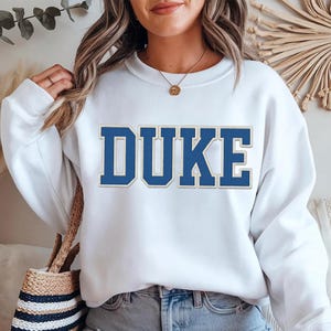 Besticktes Herzog Rundhals-Sweatshirt Blue Devils College Pullover Spieltag Hoodie Universität Merch Alumni Bekleidung Unisex Geschenk für Freund
