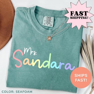 Camiseta personalizada para maestro, camiseta personalizada para maestro, agradecimiento al maestro, regalo de regreso a clases, camiseta con nombre de maestro, regalo para maestro de escuela, camiseta para el primer día