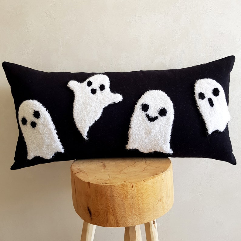 Punch Needle Halloween Pillow Cover, Ghosts Embroidered Cushion Cover, Halloween Gift, Fall Decor image 3