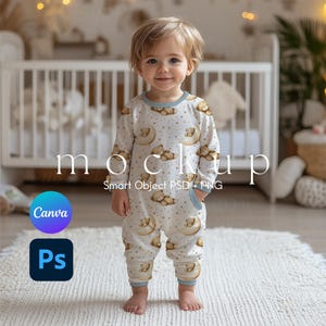 快適な幼児用パジャマのモックアップ、子供用全面プリントジャンプスーツのモックアップ、子供用ナイトウェアのモックアップ、パジャマセットCanva PNGおよびスマートオブジェクトPSD、