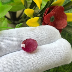 10,45 ct, naturlig afrikansk rubin, oval form, naturlig obehandlad röd rubin från Afrika, handslipen lös rubin, rubin ädelsten för smyckestillverkning