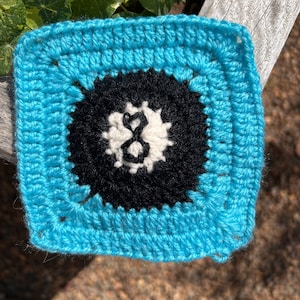 8 ball granny square pattern