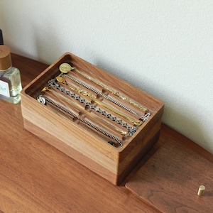 Joyero portátil de tres capas personalizado de madera, único, de madera maciza, con decoración, funcional, para viajes, pequeño contenedor de almacenamiento, regalo para niña.