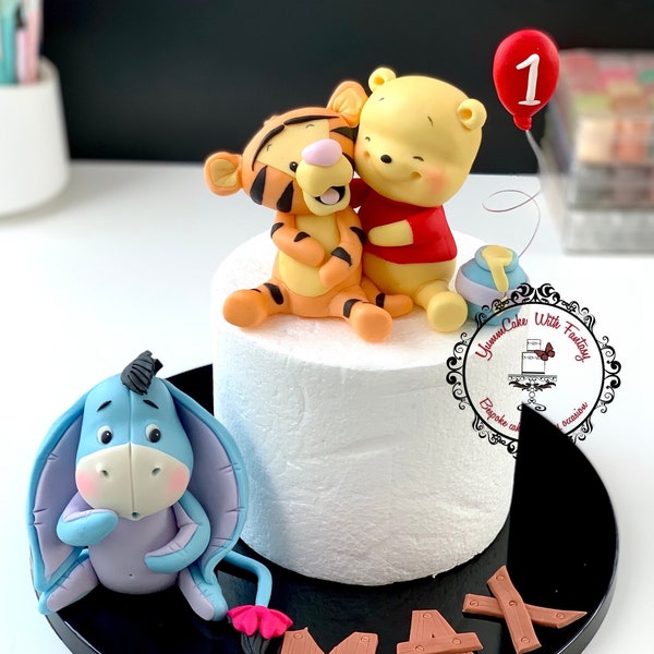 Winnie l'ourson, âne Bourriquet et tigre fait à la main fondant comestible gâteau d'anniversaire