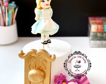 Handgemaakte Alice In Wonderland geïnspireerd eetbare fondant verjaardagstaart topper